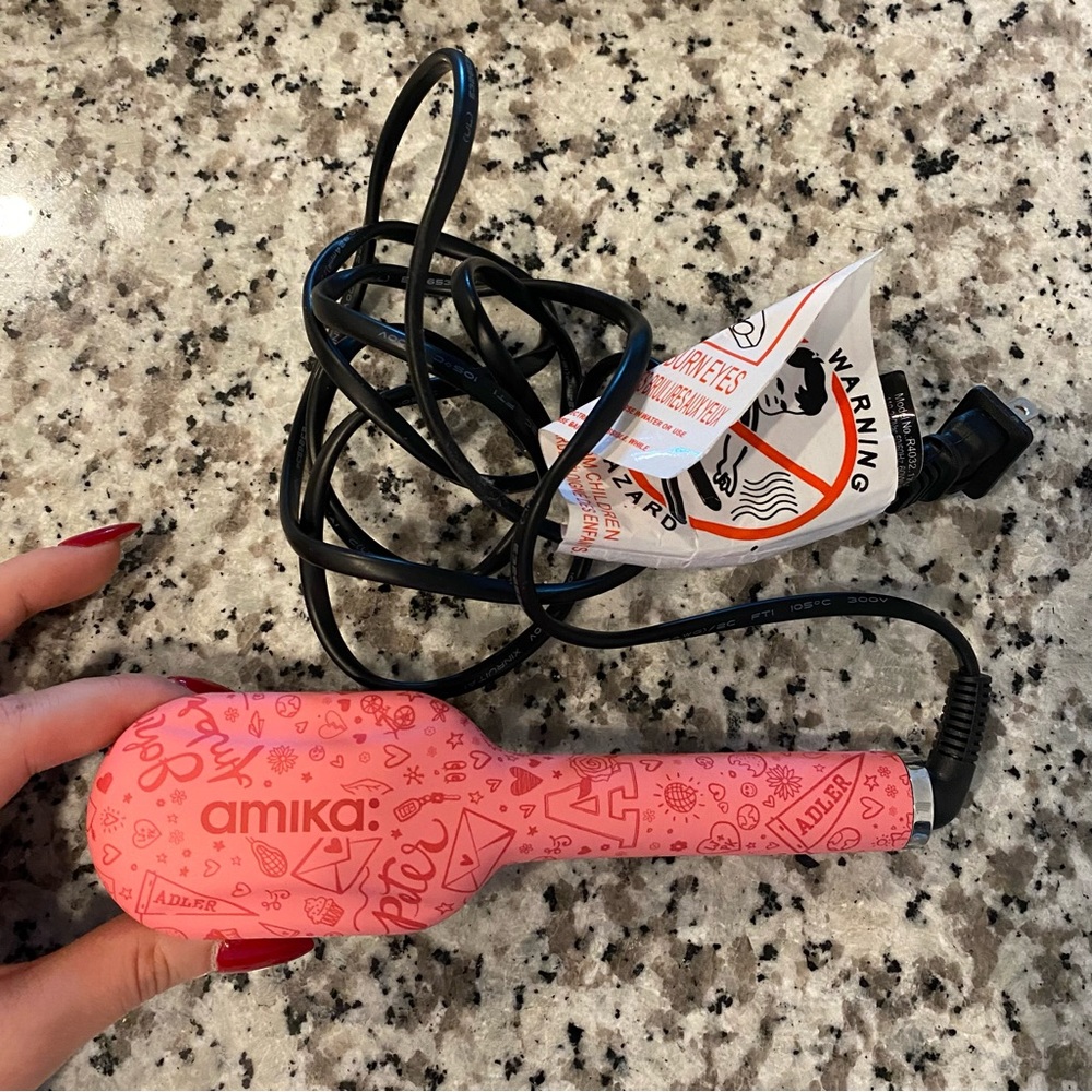 To All the Boys x Amika Polished Perfection Mini Straightening Brush